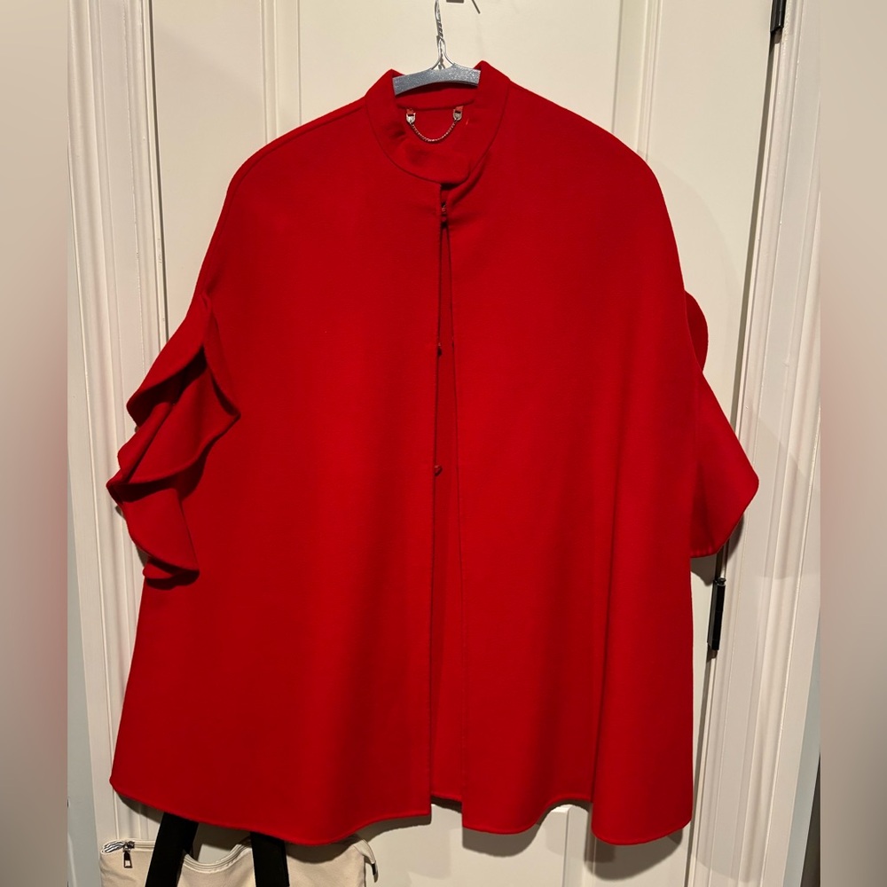 Red wool cape, 42IT